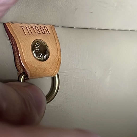 Louis Vuitton Houston Patent Leather Yellow Gold Shoulder Tote Bag Embossed - Picture 14 of 16